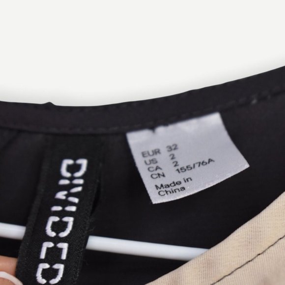 Divided by H&M Top 2 Womens Swan Printed Cropped Crew Neck Button Back - Picture 5 of 7